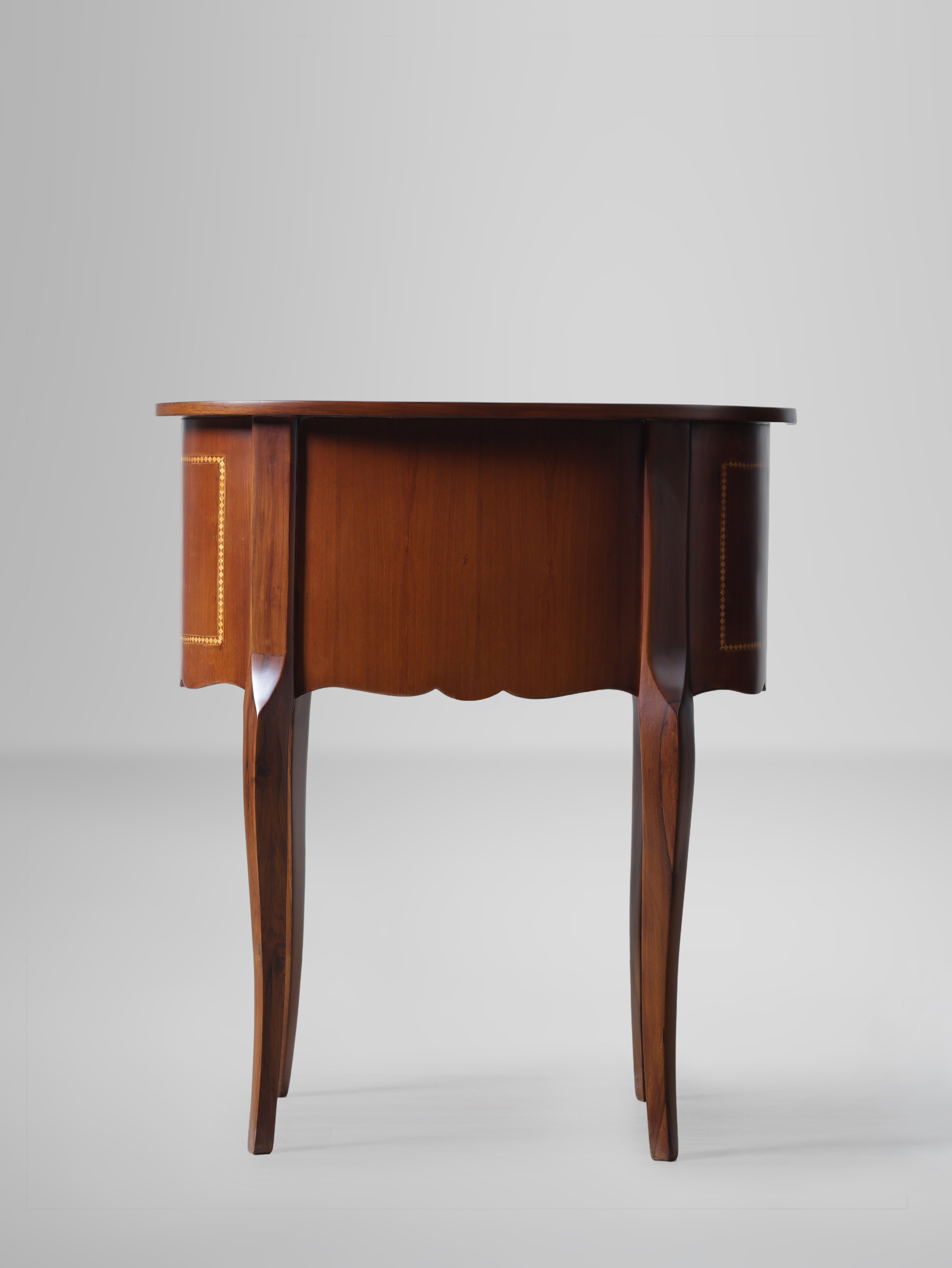 The Curved Console